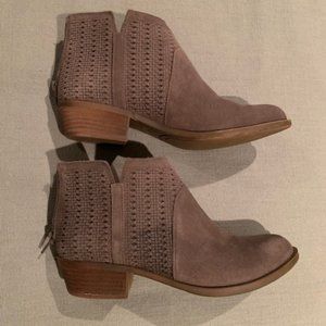 Dark grey Kensie boots size 8.5